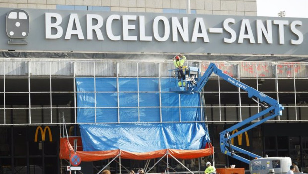 ep archivo trabajador en la estacion de sants a 24 de octubre de 2024 en barcelona catalunya ep archivo trabajador en la estacion de sants a 24 de octubre de 2024 en barcelona catalunya