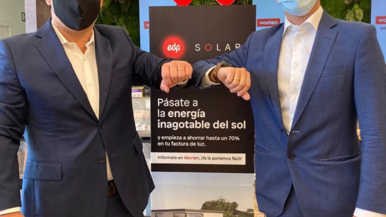 El director comercial de Worten España, Gonçalo Carvalho, y el director de EDP Solar, Gabriel Nebreda | WORTEN Y EDP ep el director comercial de worten espana gonalo carvalho y el director de edp solar gabriel nebreda