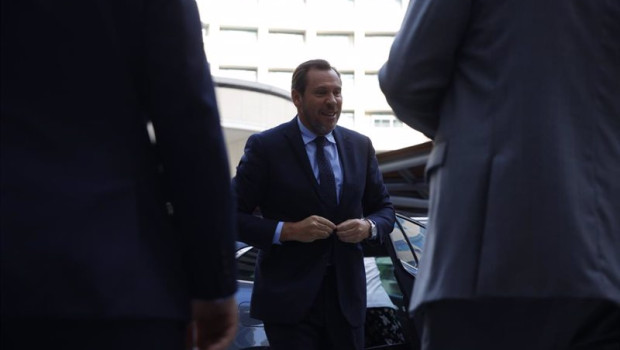 ep el ministro oscar puente llegando a la apertura del dia maritimo mundial