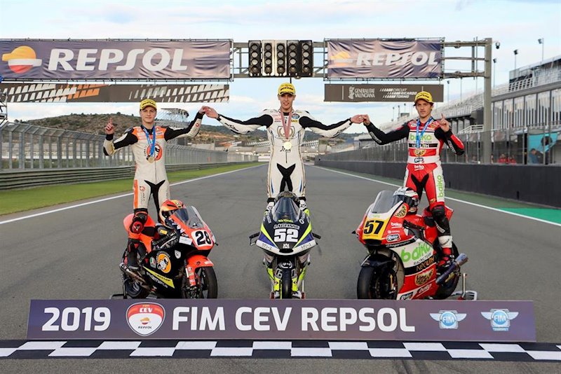 ep el piloto espanol jeremy alcoba campeon del mundo junior en moto3