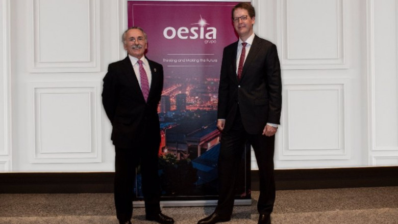 ep el presidente ejecutivo de grupo oesia luis furnells y el director general de iese business