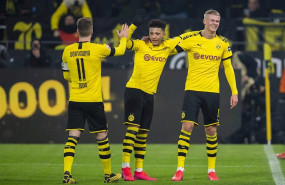 ep erling haaland celebra con marco reus y sus companeros un gol del borussia dortmund
