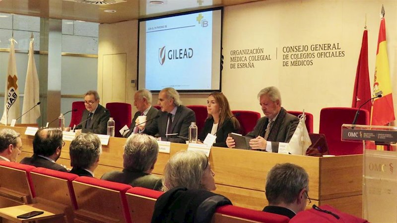 ep foto de la mesa inaugural de la jornada de la fundacion bamberg