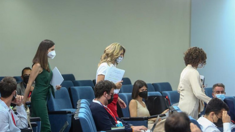(I-D) La ministra portavoz, María Jesús Montero; la vicepresidenta tercera y ministra de Trabajo y Economía Social, Yolanda Díaz y la ministra de Derechos Sociales y Agenda 2030, Ione Belarra, a su llegada para comparecer en rueda de prensa tras la celebr | EUROPA PRESS/R.Rubio.POOL - Europa Press ep i d la ministra portavoz maria jesus montero la vicepresidenta tercera y ministra de trabajo y