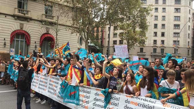 Manifestación en Barcelona por la democracia y contra la represión 1-O | EUROPA PRESS ep manifestacionbarcelonala democraciacontrarepresion 1-o