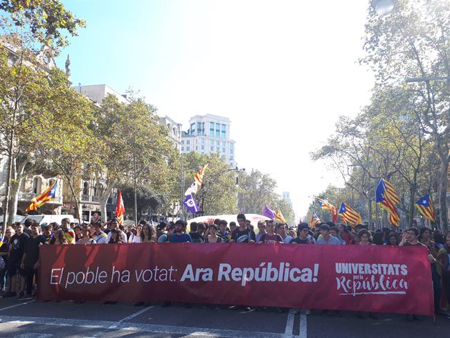 Manifestación de estudiantes en Barcelona: 'Ara República!' | EUROPA PRESS ep manifestacionestudiantesbarcelona ara republica