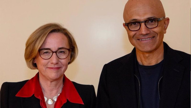 ep margherita della valle consejera delegada del grupo vodafone y satya nadella presidente y ceo de