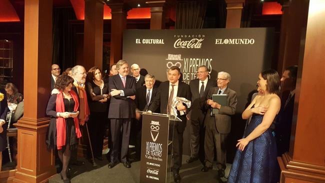 Méndez de Vigo entrega el Valle-Inclán a Ernesto Caballero, director del CDN | MINISTERIO DE CULTURA ep mendezvigo entregavalle-inclanernesto caballero directorcdn