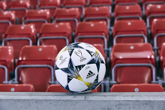 Nuevo balón oficial de adidas para las eliminatorias de la Champions 17-18 | ADIDAS ep nuevo balon oficialadidaslas eliminatoriasla champions 17-18