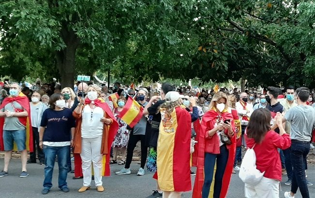 ep participantes en la concentracion ante el cuartel de la alameda para mostrar su apoyo a las ep participantes en la concentracion ante el cuartel de la alameda para mostrar su apoyo a las