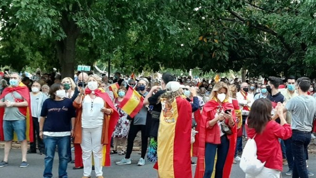 ep participantes en la concentracion ante el cuartel de la alameda para mostrar su apoyo a las