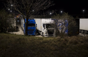 ep varios camiones en la autopista ap 7 cortada a la altura de la jonquera por la protesta de los ep varios camiones en la autopista ap 7 cortada a la altura de la jonquera por la protesta de los