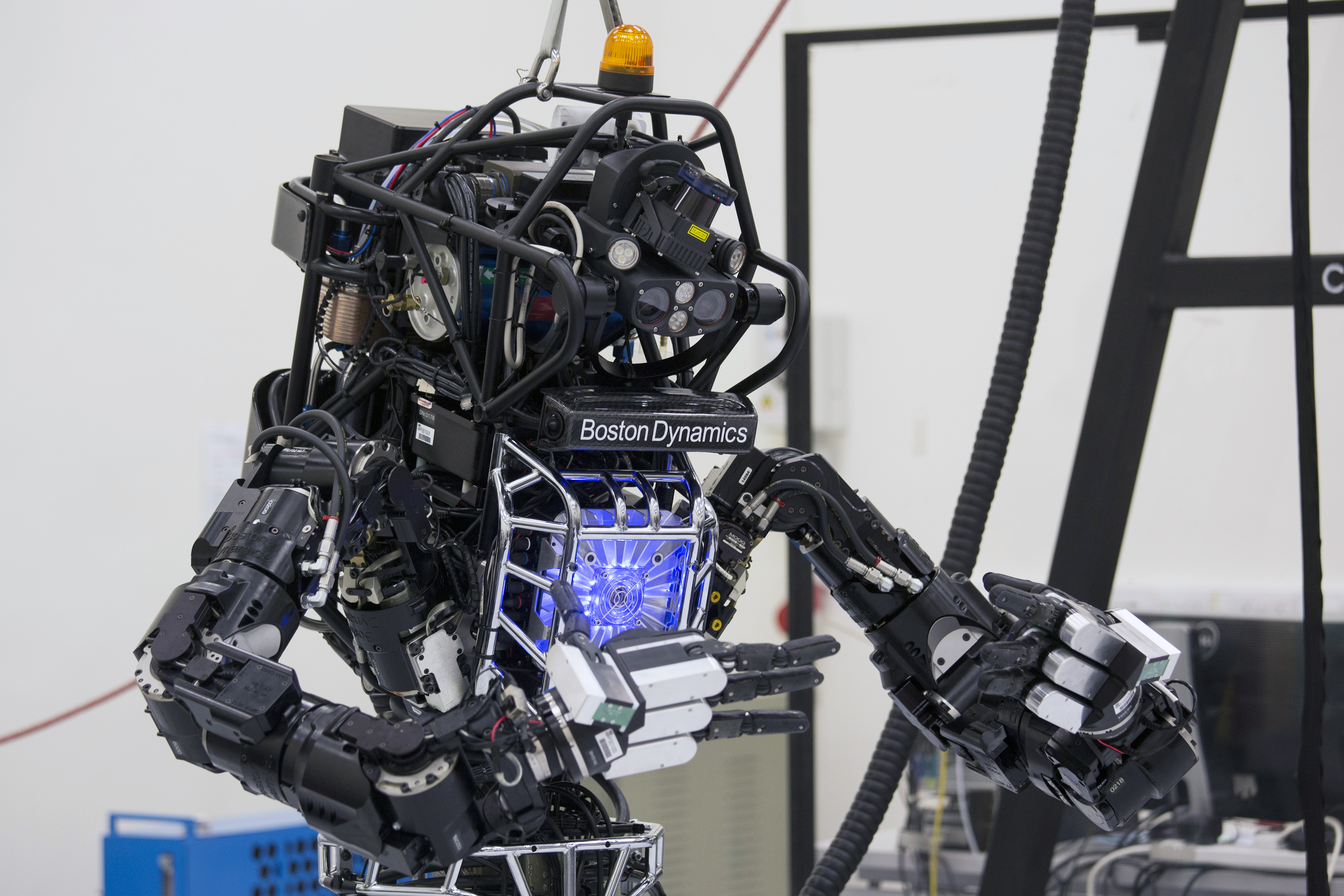 guerre-du-futur-robot-boston-dynamics-darpa-defense-armee-militaire-champs-de-bataille-numerique