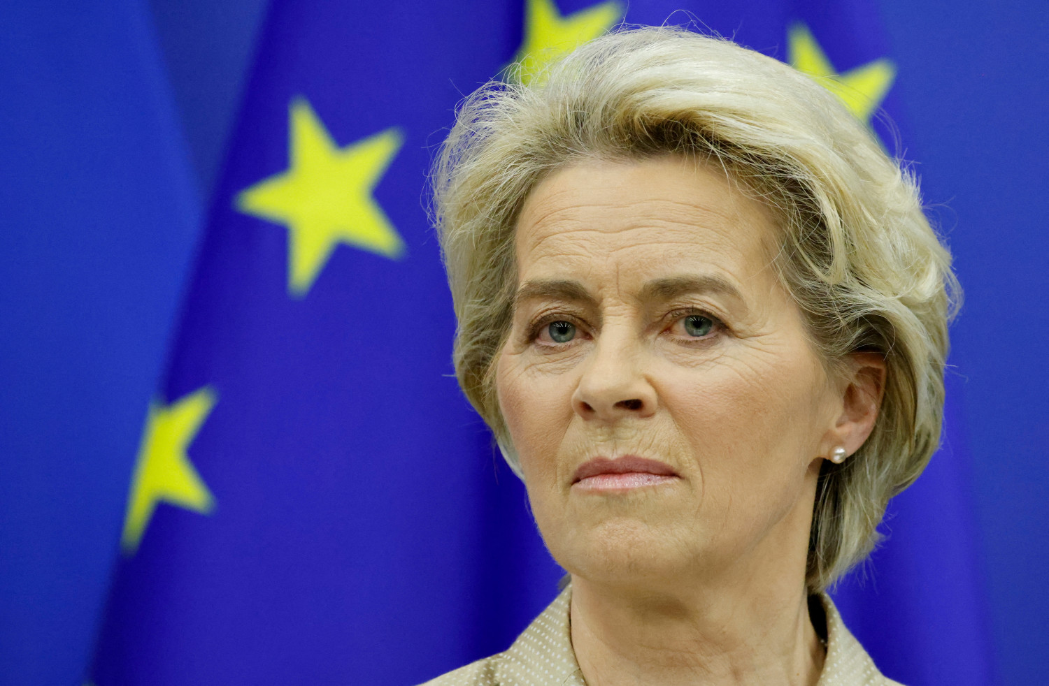 l ue etudie les moyens d utiliser les actifs d oligarques russes pour reconstruire l ukraine 