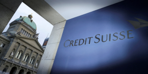 photo d archives du logo de credit suisse devant le parlement suisse 20230606094516 