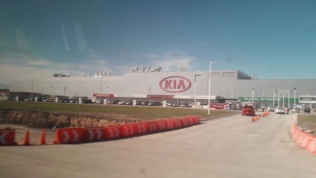  Kia Motors inicia la producción de vehículos en México en su nueva planta de Pesquería