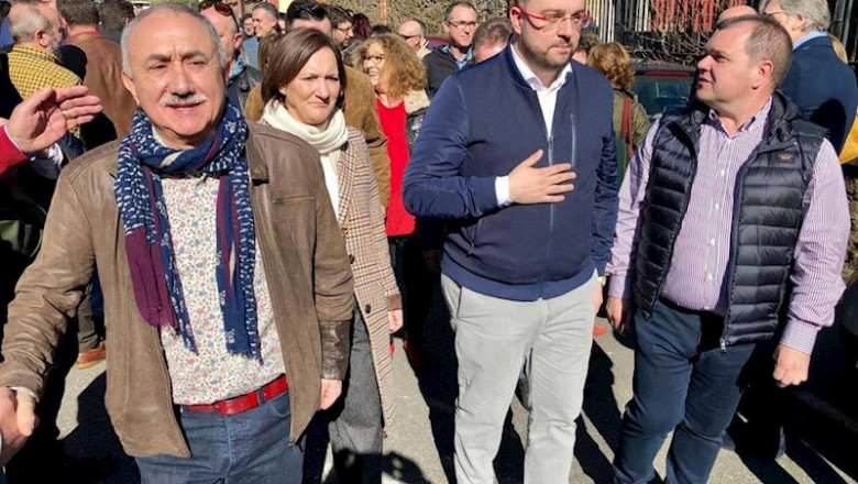 Adrián Barbón, en el centro | FSA-PSOE ep adrian barbon en el centro