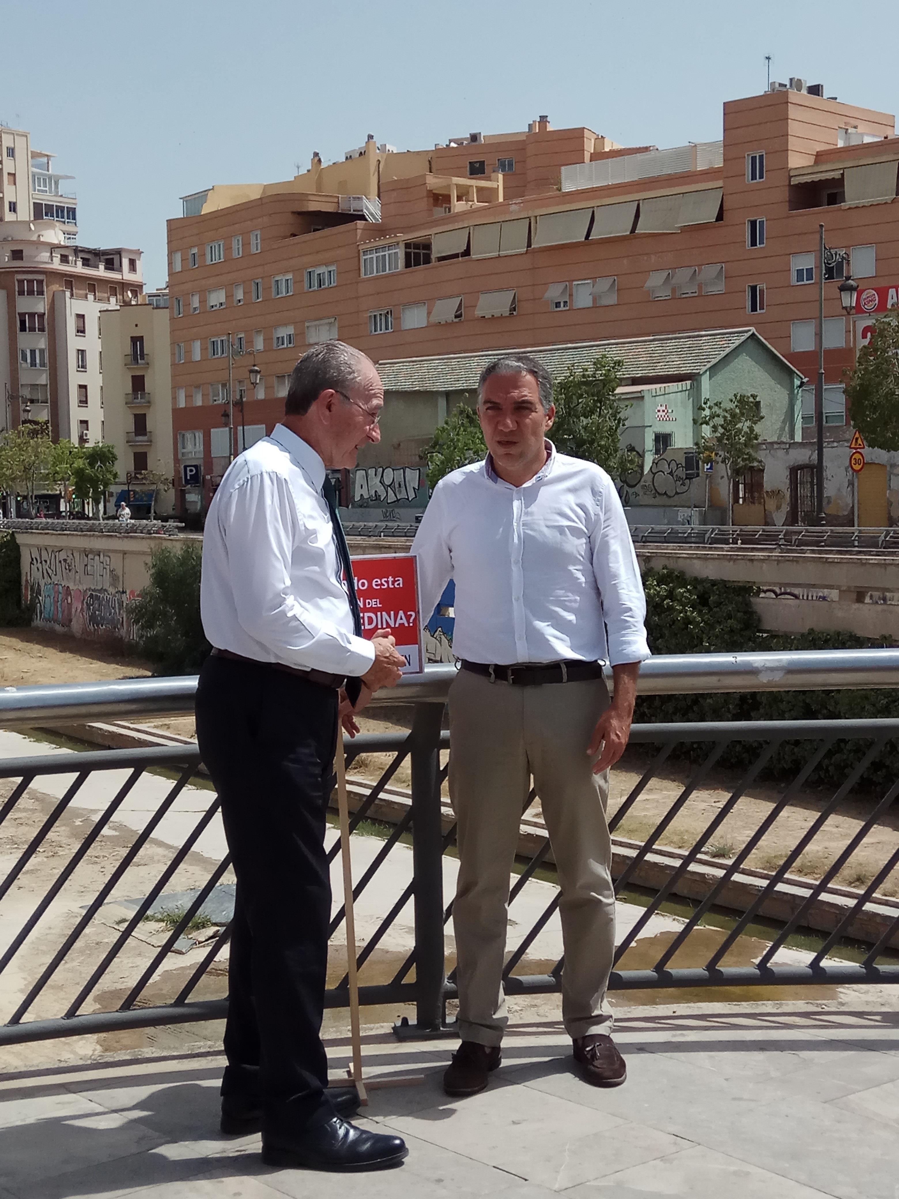 El alcalde de Málaga, Francisco de la Torre, y Elías Bendodo portavoz PP-A | EUROPA PRESS ep alcaldemalaga franciscola torre y elias bendodo portavoz pp-a