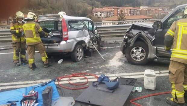 ep archivo   accidente de trafico en una carretera vasca