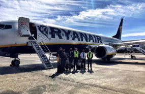 ep archivo   avion de ryanair en el aeropuerto de malaga costa del sol