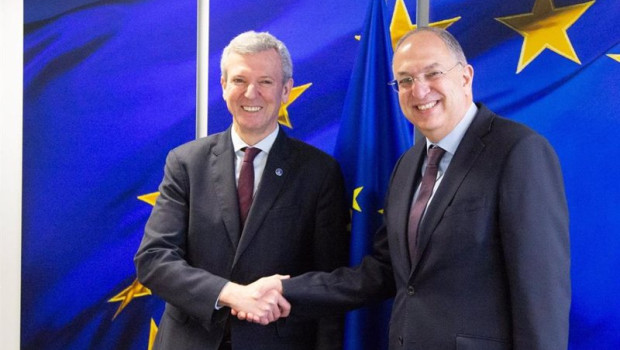 ep archivo el presidente de la xunta alfonso rueda saluda al comisario de pesca costas kadis ep archivo el presidente de la xunta alfonso rueda saluda al comisario de pesca costas kadis