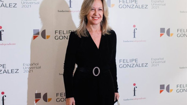 ep archivo   la exministra de asuntos exteriores trinidad jimenez posa en el acto por el que el