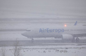 ep archivo   un avion de la compania air europa en el aeropuerto de madrid barajas adolfo suarez en