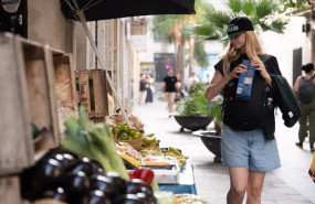 ep archivo   varias frutas expuestas en el exterior de una fruteria a 17 de octubre de 2023 en
