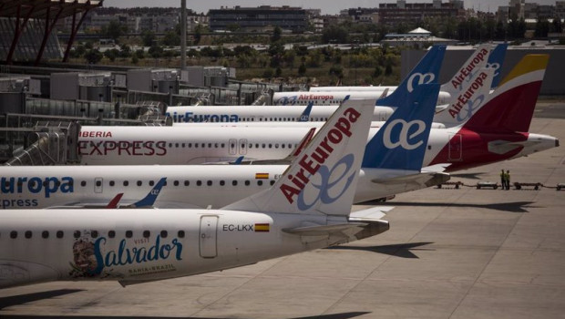 ep archivo   varios aviones de air europa e iberia en la terminal t4 del aeropuerto adolfo suarez