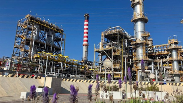 ep cepsa lanza su producto nextlab low carbon en europa y asia que fabricara en su planta de puente