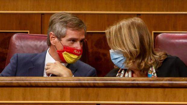 ep el exalcalde de boadilla del monte antonio gonzalez terol mantiene una conversacion con la