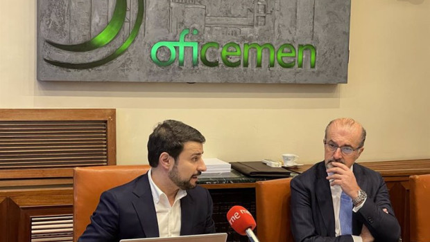 ep el presidente de oficemen jose manuel cascajero y su director general aniceto zaragoza