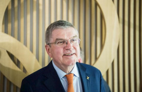 ep el presidente del coi thomas bach delante de los aros olimpicos en alemania