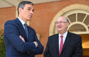 ep el presidente del gobierno pedro sanchez junto al presidente del banco interamericano de