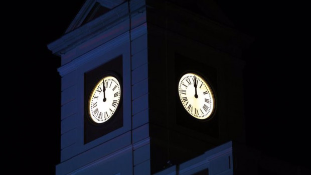 ep el reloj de la puerta del sol a las 0000 en las campanadas de nochevieja en la puerta del sol a
