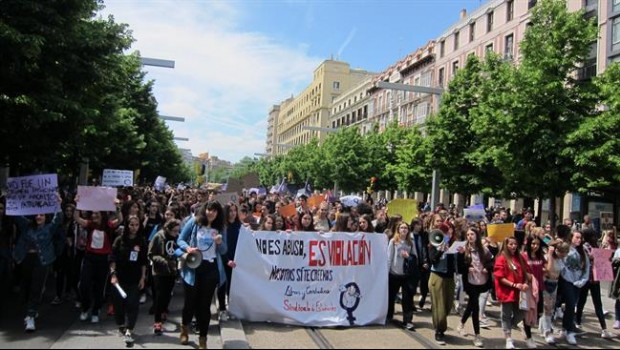 ep estudiantesmanifiestanzaragozacontrala sentenciala manada