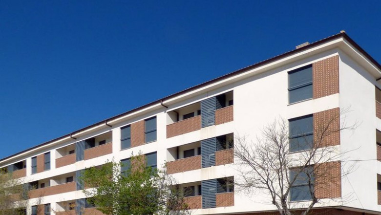 Fachada de un edificio en alquiler en Ocaña | HAYA REAL ESTATE - Archivo ep fachada de un edificio en alquiler en ocana