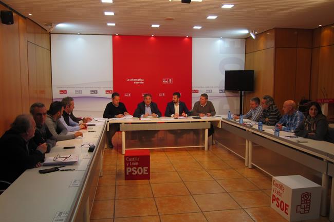 Ferrer junto a Tudanca en la reunión con UGT y CCOO | EUROPA PRESS ep ferrera tudancala reunionugtccoo