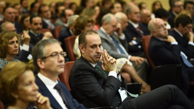 ep i-d la exministra elena salgado el gobernador del banco de espana pablo hernandez de cos y el
