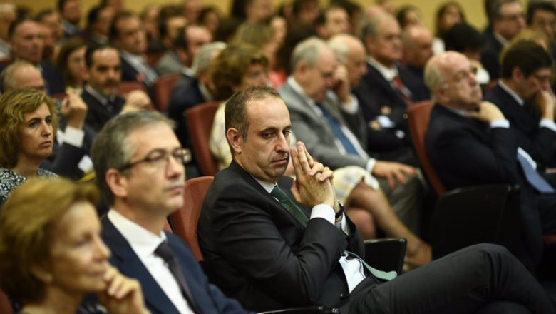 ep i-d la exministra elena salgado el gobernador del banco de espana pablo hernandez de cos y el ep i-d la exministra elena salgado el gobernador del banco de espana pablo hernandez de cos y el