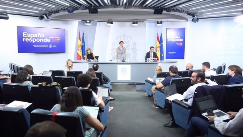 ep i d la ministra de trabajo yolanda diaz la ministra portavoz isabel rodriguez y el ministro de