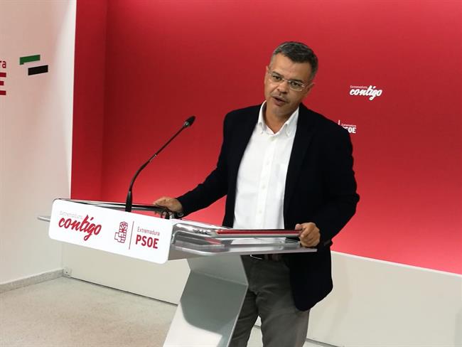 Juan Antonio González en rueda de prensa este lunes en Mérida | PSOE DE EXTREMADURA ep juan antonio gonzalezruedaprensalunesmerida