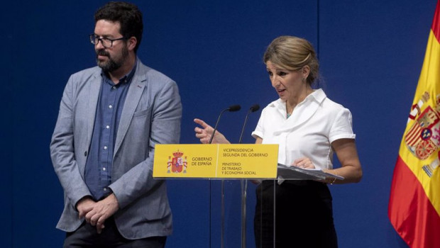 ep la vicepresidenta segunda y ministra de trabajo y economia social yolanda diaz y el secretario de