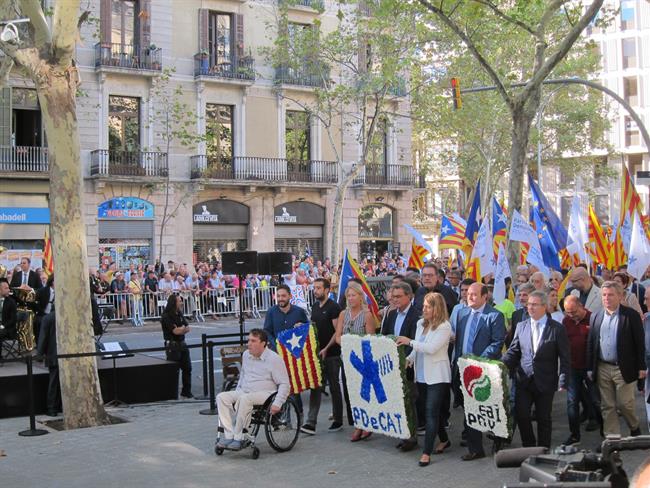 Ofrenda del PDeCAT y el PNV al monumento de Rafael Casanova de Barcelona | EUROPA PRESS ep ofrendapdecatpnvmonumentorafael casanovabarcelona