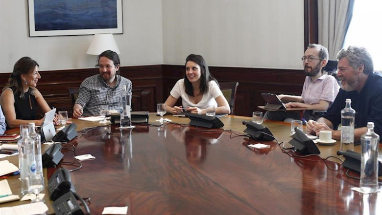 ep reuinion del grupo de unidas podemos en el congreso