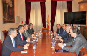 ep reunion entre senadores del pp y presidentes de los colegios de medicos dentistas farmaceuticos y