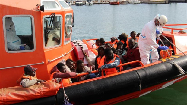 ep salvamento maritimo alcor recoge50 inmigrantes subsaharianos llegadoslas islas chafarinas