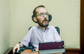 ep secretarioacciongobiernopodemos pablo echenique durantela reunionrepresentesasociacionesmundo cientificoreivindicanimpulsosistemaid espanol