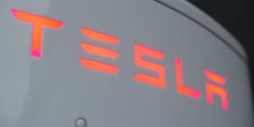 la sec enquete sur tesla en raison d une plainte sur les defauts des panneaux solaires 