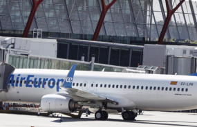 ep archivo aviones de air europa en la pista de aterrizaje de la terminal t4 del aeropuerto adolfo ep archivo aviones de air europa en la pista de aterrizaje de la terminal t4 del aeropuerto adolfo